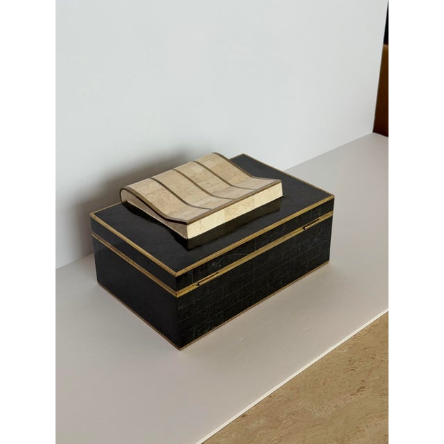 1980s 1980s Vintage Maitland Smith Tessellated Black & Beige Stone Brass Rectangular Box For Sale - Image 5 of 10