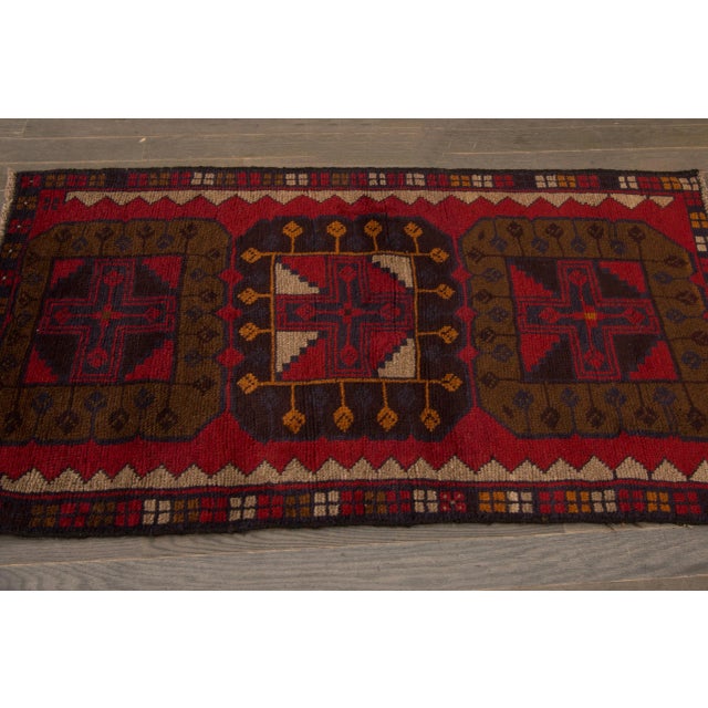 Traditional Mid-20th Century Vintage Balouch Wool Rug - 2′8″ × 4′6″ For Sale - Image 3 of 5
