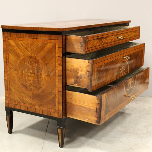 Antique Louis XVI Italian Chest of Drawers in Walnut, 1700s For Sale - Image 6 of 15
