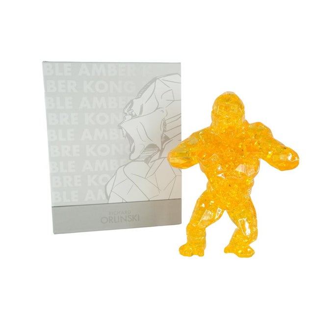 Richard ORLINSKI (1966) Kong (Amber Bubble) Original resin sculpture Amber color with small bubbles Dimensions: 17 x 12 x...