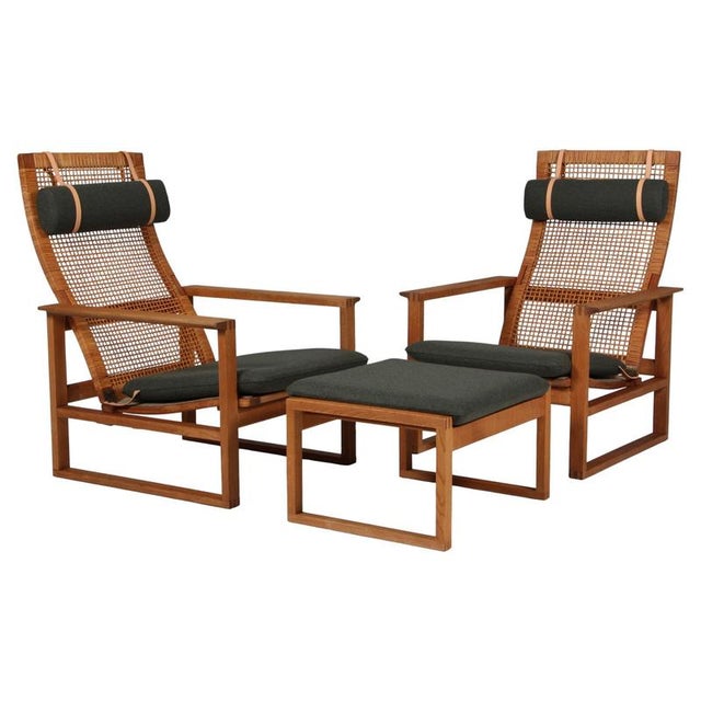 Green 2254 Oak Sled Lounge Chairs and Ottoman in Cane attributed to Børge Mogensen for Fredericia, 1956, Set of 3 For Sale - Image 8 of 8