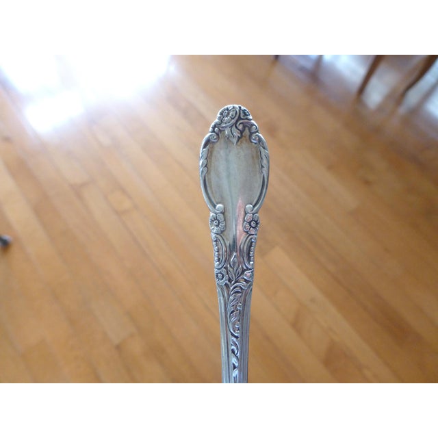 Oneida 1950s Mid-Century Modern Enchantment 1881 Rogers Oneida Silver Plate Flatware Set Daffodil Flower - 42 Piece For Sale - Image 4 of 6