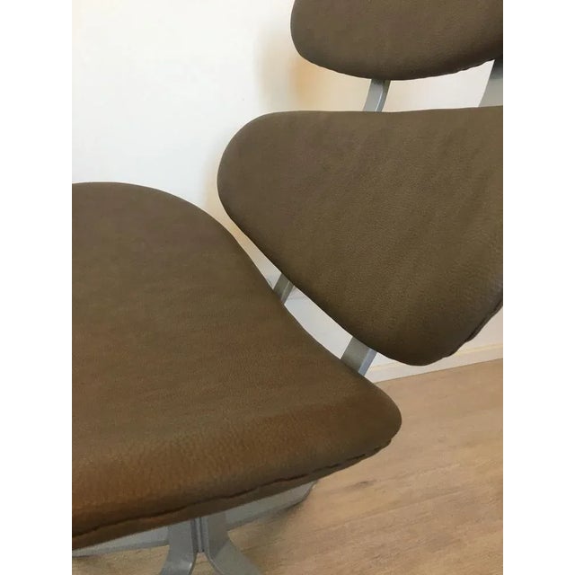 Fredericia’s Corona chair is an iconic classic designed by Poul M. Volther in 1964. The legendary lounge chair with an...