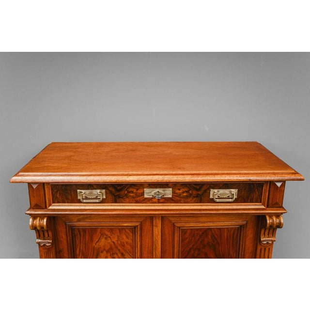 Late 19th Century Gründerzeit Vertiko in Walnut For Sale - Image 11 of 18