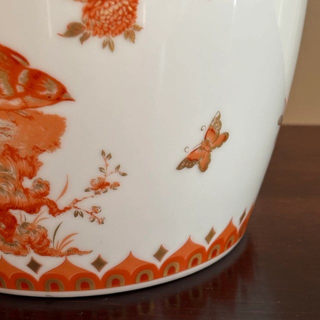 Mid-20th Century Chinoiserie Porcelain Ginger Jar W/ Bird Motif For Sale In Baltimore - Image 6 of 18
