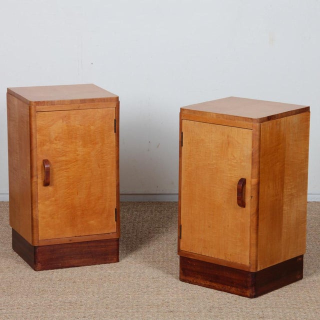 English Maple and Walnut Bedside Tables, 1930, Set of 2 For Sale - Image 3 of 8
