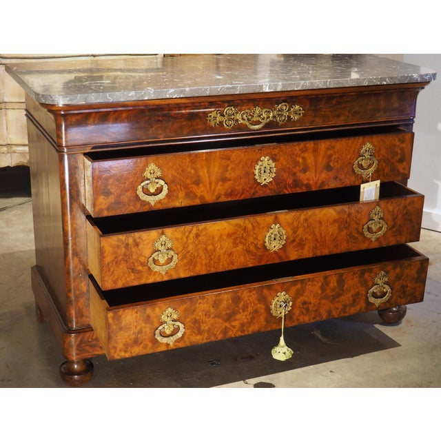 C. 1820 French Restauration Commode in Flame Mahogany by Othon Kolping 1775-1853 For Sale - Image 16 of 18