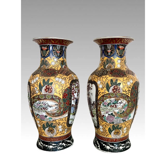 Japanese Vintage Yellow, White and Black Satsuma Enamelled Porcelain Vases, a Pair, Signed For Sale - Image 3 of 10