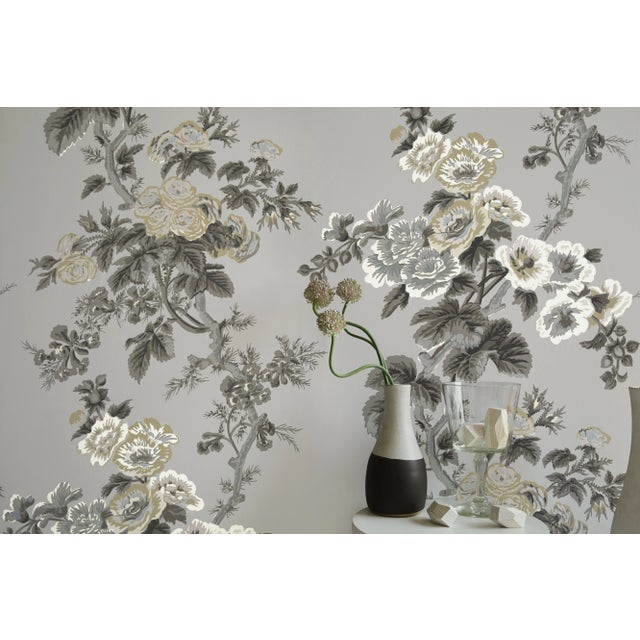 Schumacher Sample - Schumacher Pyne Hollyhock Wallpaper in Blush For Sale - Image 4 of 4