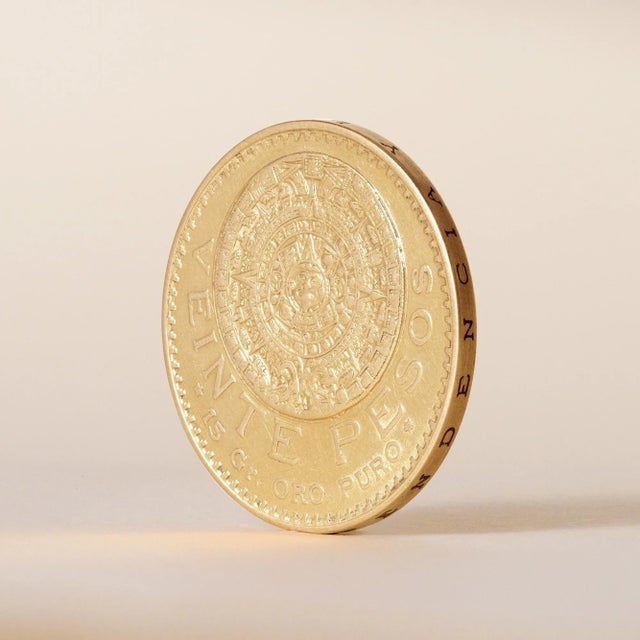 Early 20th Century 24k Pure Gold Mexico 1919 20 Pesos Aztec Calendar Coin For Sale - Image 4 of 7