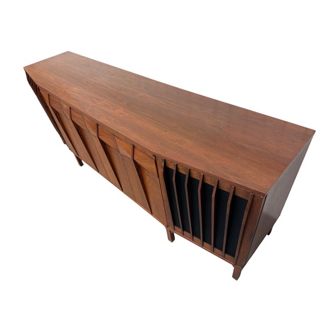 Wood Mid-Century Modern Brazilian Style 2-Piece Walnut Bar Storage Cabinet For Sale - Image 7 of 15