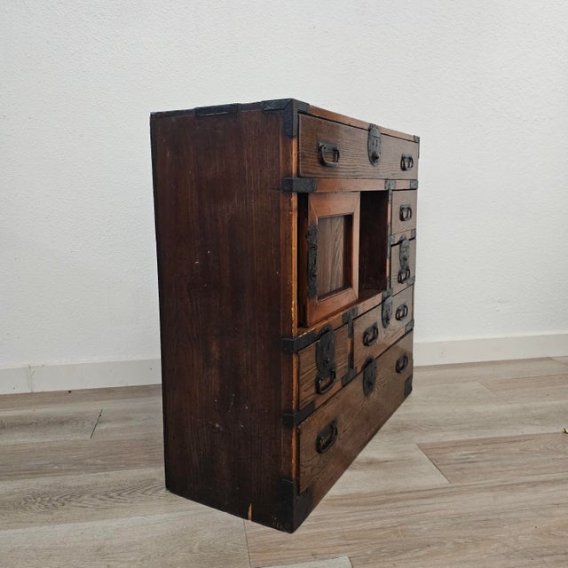 Wood Late 19th Century Japanese Meiji Chōba Tansu Merchant Chest in Sugi Wood For Sale - Image 7 of 14