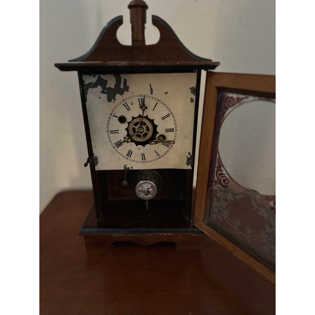 Bring authentic Americana charm to your space with this striking, fully functional 19th-century cottage shelf clock,...