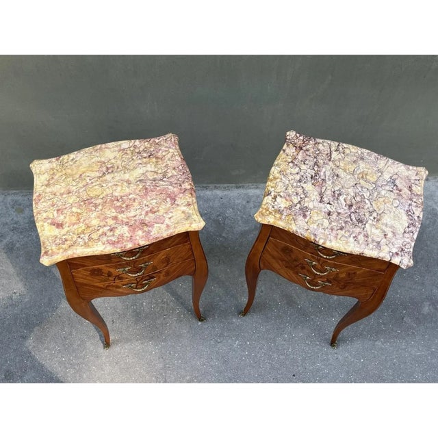 1940s Pair of French Louis XV Style Rosewood Side Tables Nightstands For Sale - Image 9 of 10