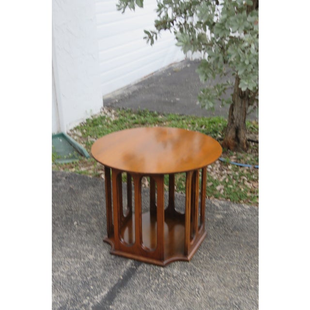 Mid-Century Modern Mid Century Modern Round Top Side End Lamp Table For Sale - Image 3 of 13