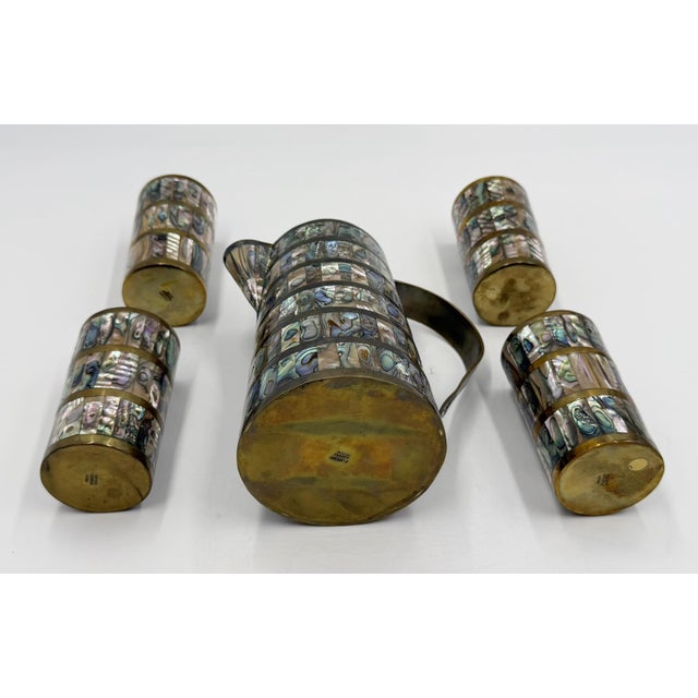 Brass 1950s Alfredo Villasana Taxco Brass & Abalone Pitcher and Tumblers - Set of 5 For Sale - Image 8 of 18