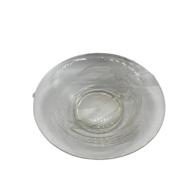 Vintage 1950's Dorothy Thorpe Etched Art Glass Hibiscus Bowl For Sale - Image 4 of 9