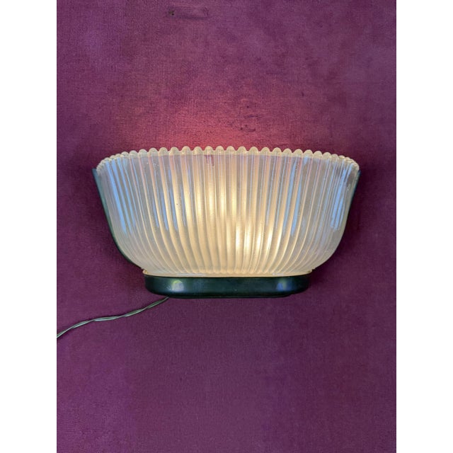 Archimede Seguso Art Deco Brass and Murano Glass Wall Lamps in the style of Archimede Seguso, 1940s, Set of 2 For Sale - Image 4 of 8