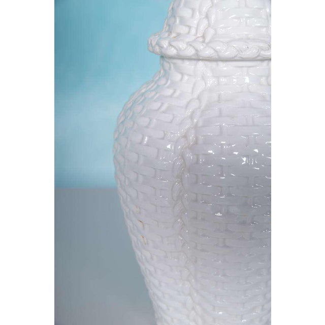 Vintage Regency Woven Ceramic Table Lamp For Sale - Image 5 of 18