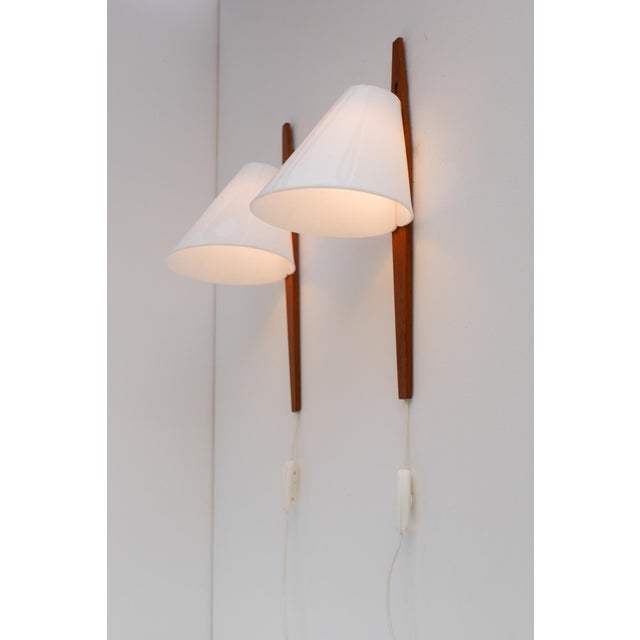 1970s Mid-Century Modern Swedish Wall Sconces in Teak by Uno & Östen Kristiansson for Luxus, 1975, Set of 2 For Sale - Image 5 of 18