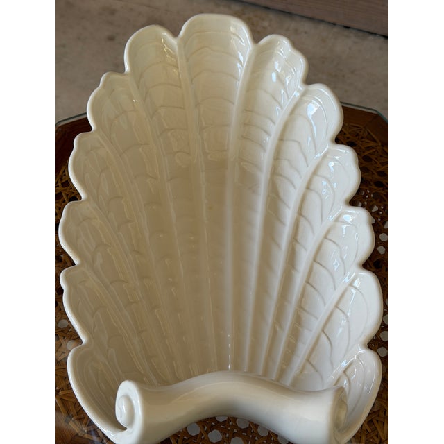 Vintage Coastal Abingdon White Shell Centerpiece Bowl For Sale - Image 4 of 12