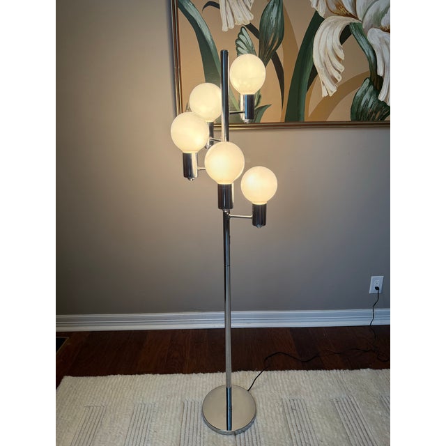 Chrome Vintage 1970s Mid-Century Modern Sonneman “Waterfall” Cascading Globe Floor Lamp in Chrome For Sale - Image 8 of 12