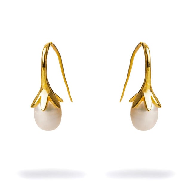 Dainty Gold Vermeil & Pearl Design Statement Earrings, A Pair For Sale In Miami - Image 6 of 6