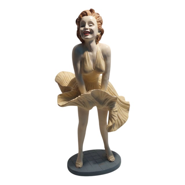 Mid-Century Modern Statuette of Marilyn Monroe, 1950s For Sale