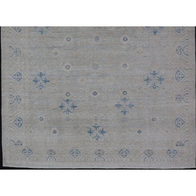 Modern All-Over Floral Oushak With Light Gray Background and Neutral Colors For Sale In Atlanta - Image 6 of 12