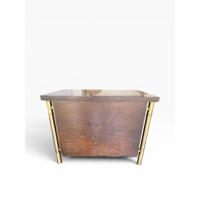 1970s Attributed to Mastercraft Hollywood Regency Burl Wood & Satin Brass Side Cabinets / Nightstands – A Pair For Sale In Boston - Image 6 of 15