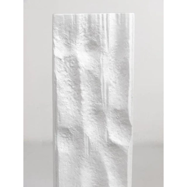 Large German White Op Art Vase in Porcelain by Martin Freyer for Rosenthal, 1960s For Sale - Image 9 of 11