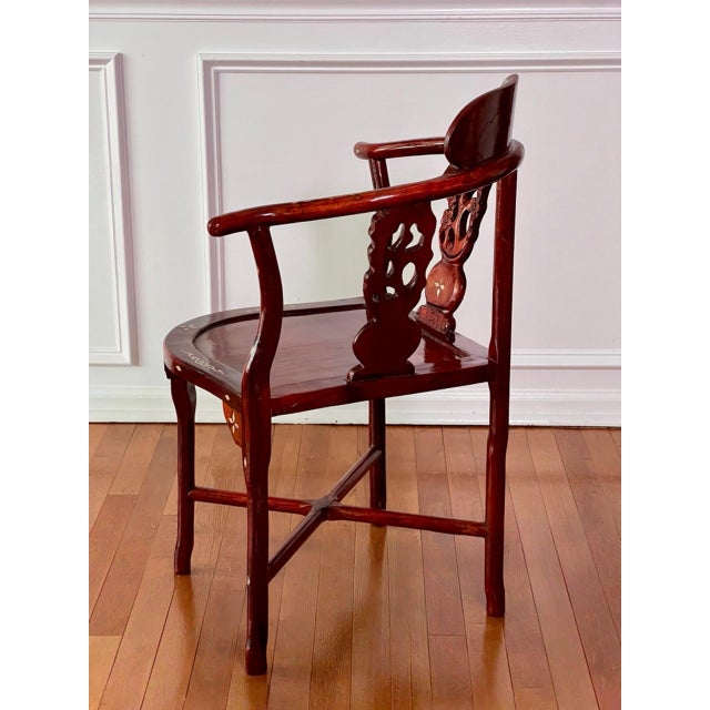 1940s Pair of Chinese Rosewood Corner Chairs With Mother-of-Pearl Inlay, C. 1940 For Sale - Image 5 of 18