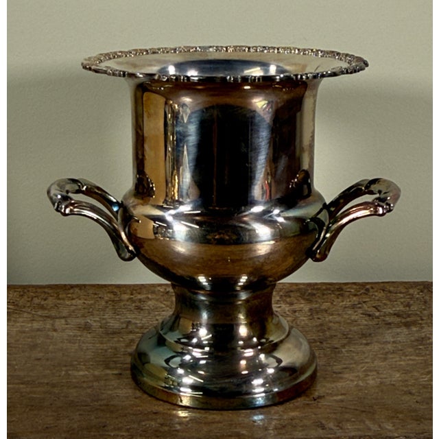 American Vintage Oneida Silver Plated Champagne Cooler Ice Bucket With Scroll Handles For Sale - Image 3 of 9