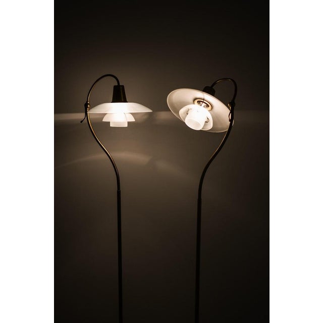 1940s Floor Lamp in Bronze and Brass with Glass Shades attributed to Poul Henningsen, 1940s For Sale - Image 5 of 11