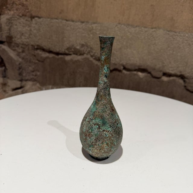 1960s Vintage Japanese Bronze Bud Vase Textured Greenish-Blue Verdigris Patina Murashido For Sale - Image 5 of 9