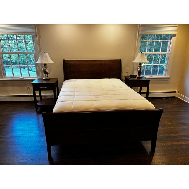 Modern Baronet Solid Wood Modern Queen Bedroom Set For Sale - Image 3 of 8