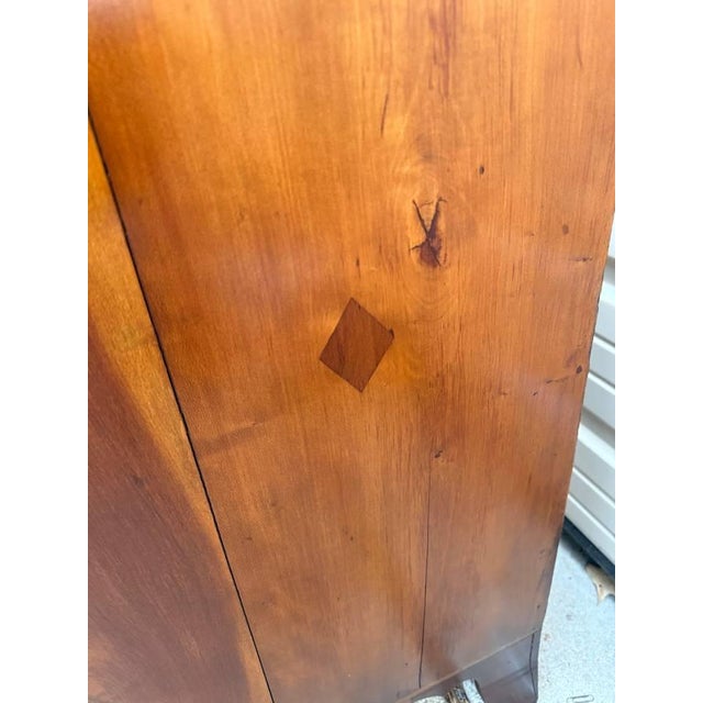 Antique Federal Style Mahogany Serpentine Chest of Drawers., Circa Late 18th to Early 19th Century For Sale - Image 9 of 11