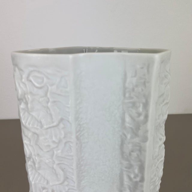 Large Op Art Vase from Heinrich Fuchs, 1970s For Sale - Image 9 of 15