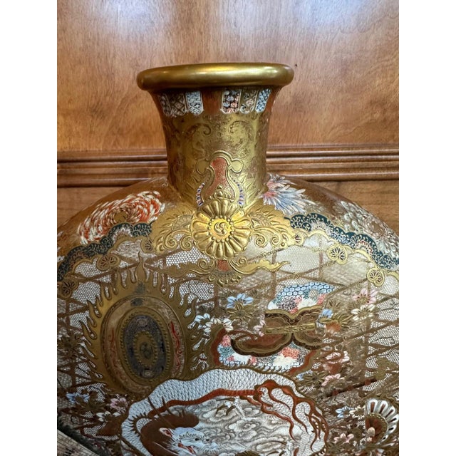 Ceramic Large Exceptional Japanese Ceramic Moriage Moon Flask Vase Meiji Kinkozan For Sale - Image 7 of 12