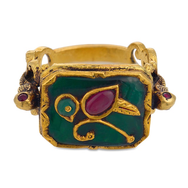 Victorian Early 20th Century Victorian Ruby Green Glass 20k Yellow Gold Ring, Size 8.25 For Sale - Image 3 of 6