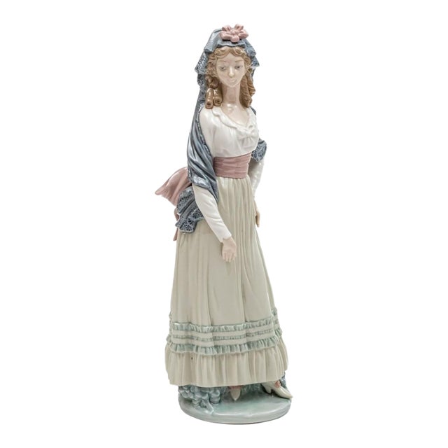 Lladró "Spanish Lady" Porcelain Figurine | Period Dress | © Daisa 1980 | Hand Made in Spain | 12.5" For Sale