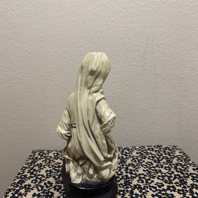 Off-white 1970s Plaster Statue Madonna With Infant Jesus For Sale - Image 8 of 10