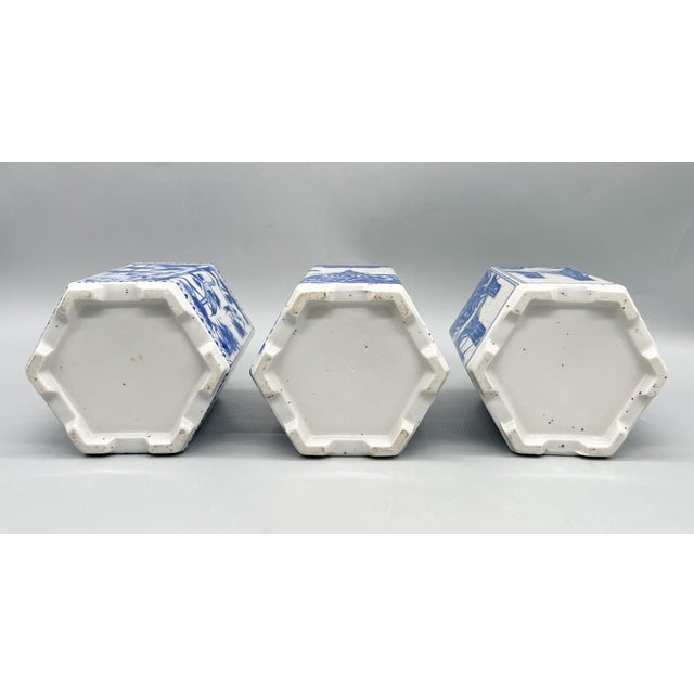Set of Three Vintage Blue & White Porcelain Tea Caddies | Lidded Chinoiserie Canisters - Chinoiserie, Traditional, Grandmillennial For Sale - Image 14 of 18