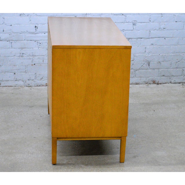 1950s Paul McCobb Perimeter Group Attribute Maple Rosewood Aluminum Dresser For Sale - Image 5 of 16