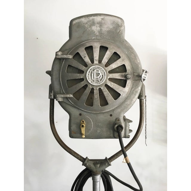 Large Vintage Tripod Cinema Beacon Floor Lamp from Dante Rispoli Roma For Sale - Image 9 of 13