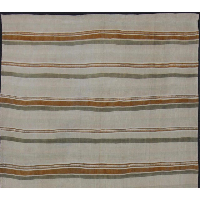 Vintage Turkish flat-woven Kilim with Minimalist stripe design, Keivan Woven Arts / rug en-141237, country of origin /...