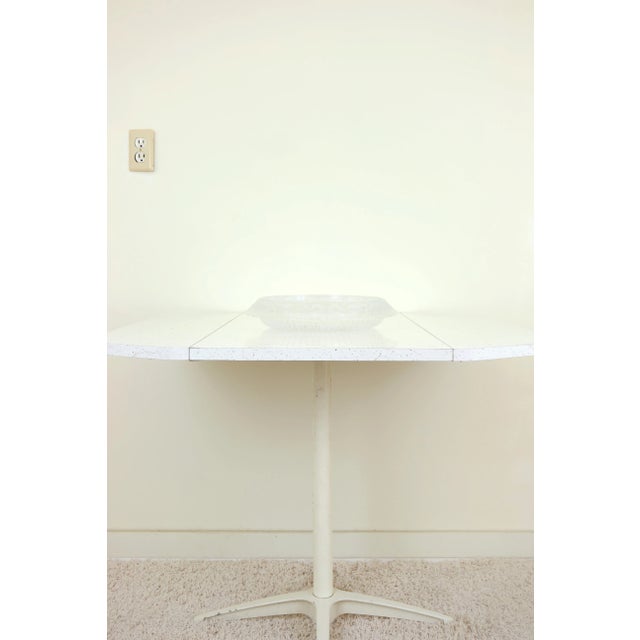 French 20th-Century Lalique Crystal Marguerites Centerpiece Bowl For Sale - Image 3 of 5