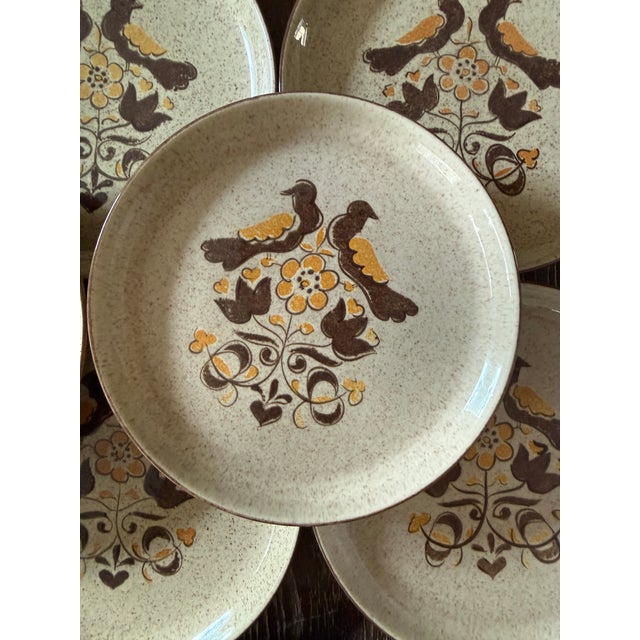 Vintage Red Wing Turtle Dove 7.5 Inch Plates Brown Mustard Yellow Folk Art Stoneware - Set of 10 For Sale In Chicago - Image 6 of 10