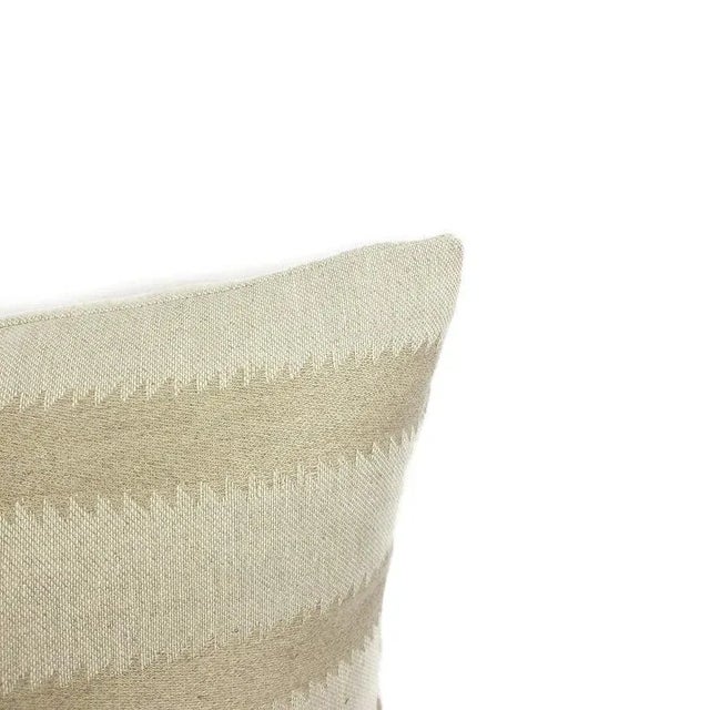 From Rogers & Goffigon is Sawtooth in the color Swordfish. This fabric is made from 100% woven linen featuring white...