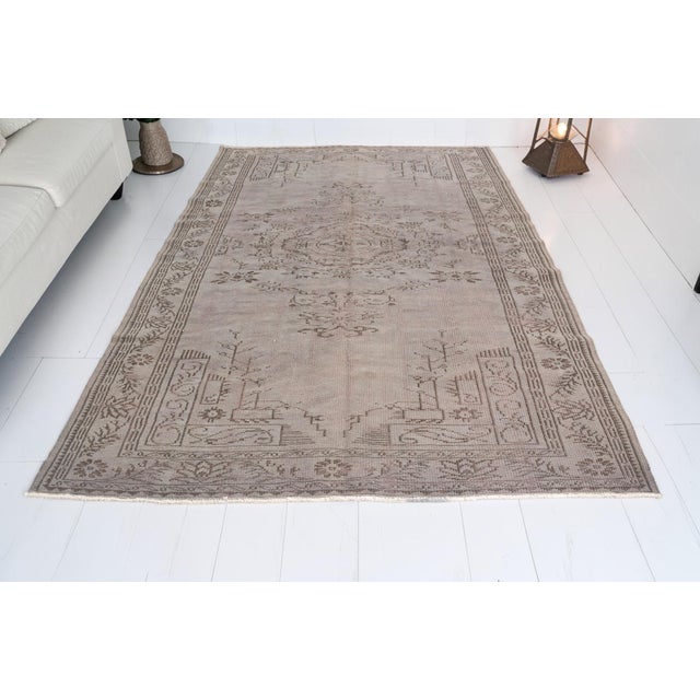 Turkish Mid 20th Century Oushak Floral Wool Carpet For Sale - Image 3 of 10